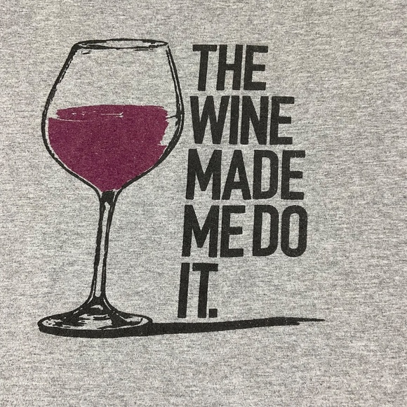 The Wine Made Me Do It Funny Gray T-Shirt Bay Island Sportswear size Large Humor - Picture 3 of 5